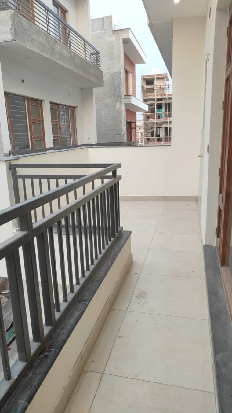 Balcony, sector 68 5 Bedroom 150 Sq.Yd. Independent House In Sector 68 Mohali 9364742