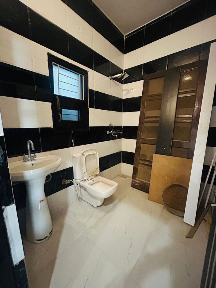 Bathroom, sector 68 4 Bedroom 150 Sq.Yd. Independent House In Sector 68 Mohali 9364740