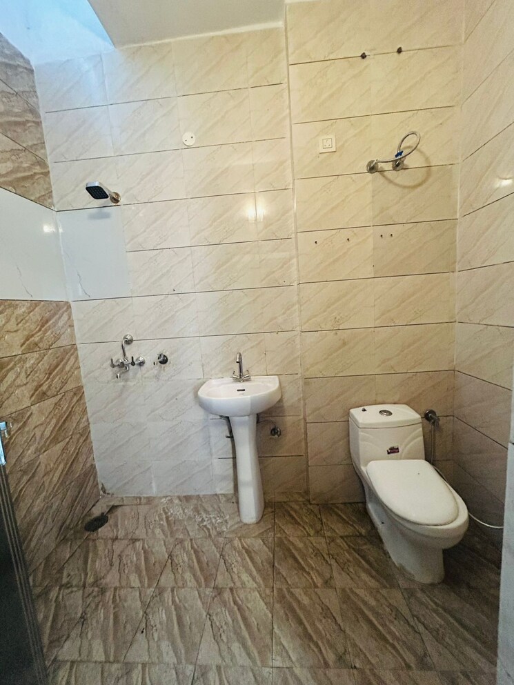 Bathroom, sector 68 4 Bedroom 150 Sq.Yd. Independent House In Sector 68 Mohali 9364740