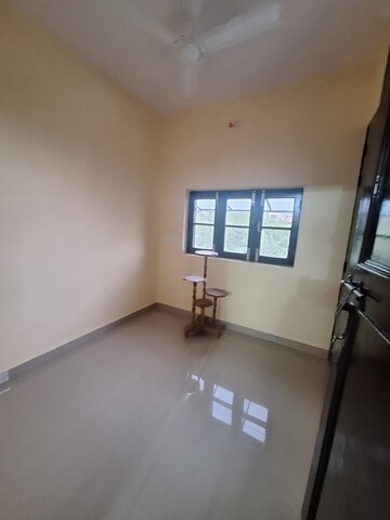 Master Bedroom in 1.5 BHK Builder Floor at Ansal Plaza Sector-23, Sector 23 – for Rent