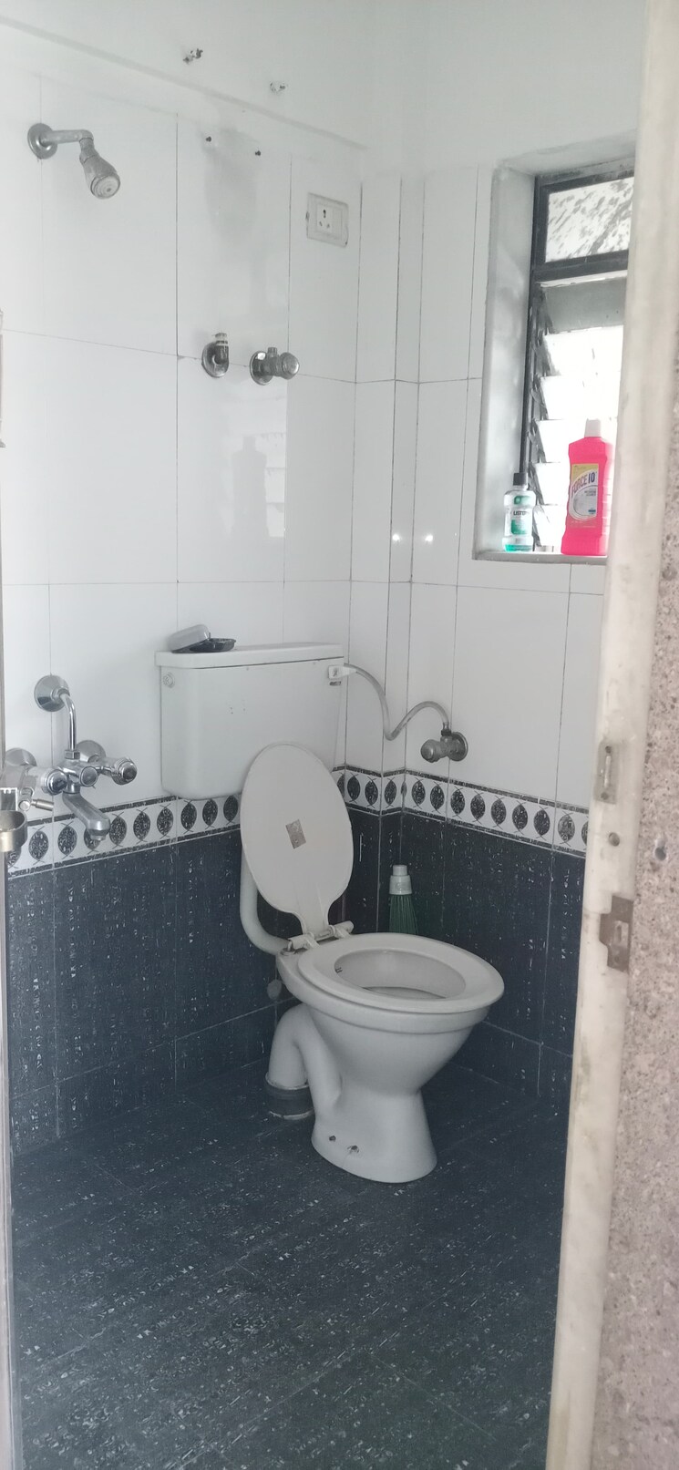 Bathroom, concrete-sai-swar 2 Bedroom 1000 Sq.Ft. Apartment In Kharghar Navi Mumbai 9364953