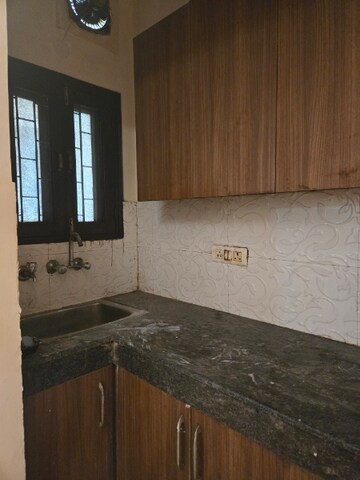 Kitchen in 1.5 BHK Apartment at Lajpat Nagar 4 – for Rent