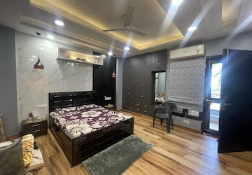 Bedroom in 3 BHK Builder Floor at Unitech South City 1, South City 1 – for Sale