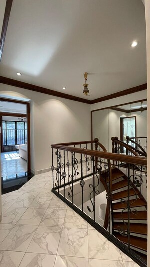 Balcony in 3 BHK Apartment at Lokhandwala Minerva Mahalaxmi, Mahalaxmi – for Rent