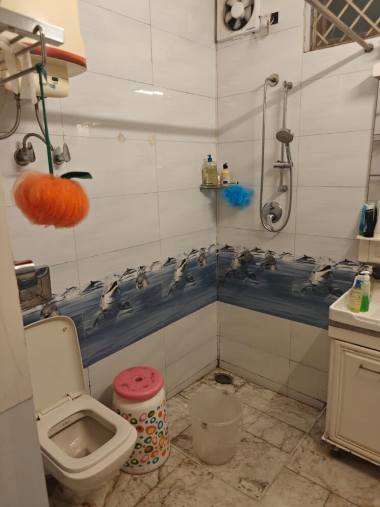 Bathroom, dda-rosewood-apartments 4 Bedroom 1800 Sq.Ft. Apartment In Vasant Kunj Delhi 9365253