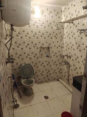 Bathroom in 4 BHK Apartment at DDA Rosewood Apartments, Vasant Kunj – for Rent