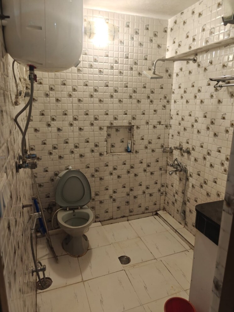 Bathroom, dda-rosewood-apartments 4 Bedroom 1800 Sq.Ft. Apartment In Vasant Kunj Delhi 9365253