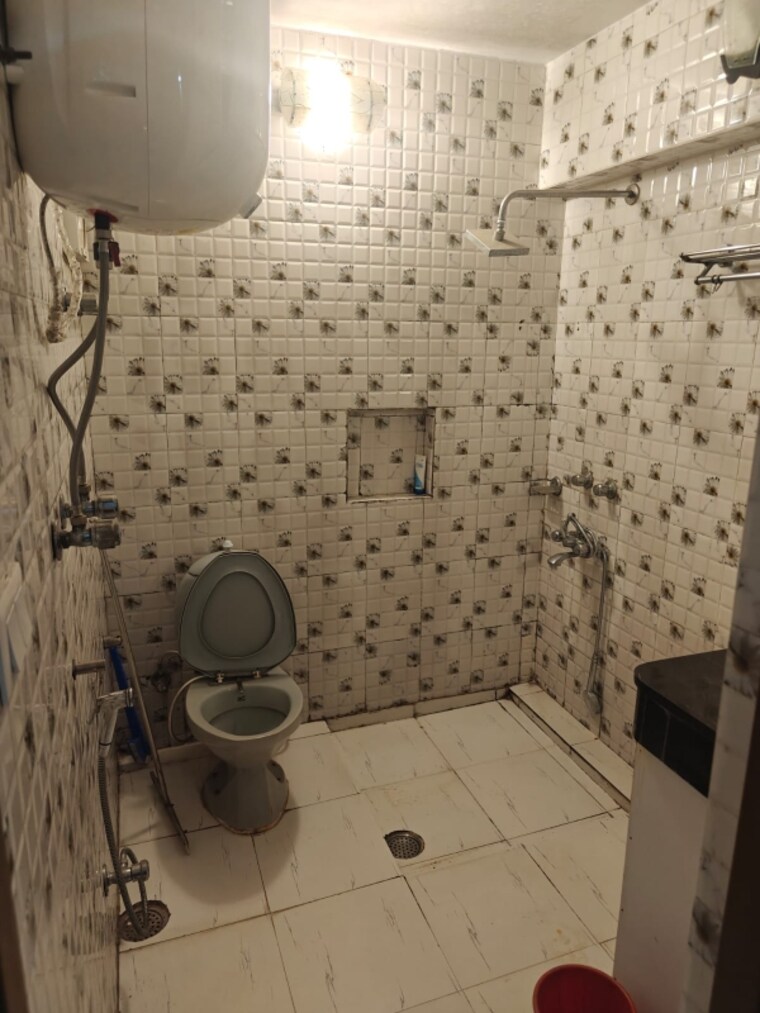 Bathroom, dda-rosewood-apartments 4 Bedroom 1800 Sq.Ft. Apartment In Vasant Kunj Delhi 9365253