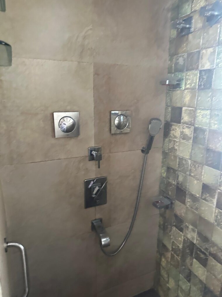 Bathroom, mahim west 1 Bedroom 550 Sq.Ft. Apartment In Mahim West Mumbai 9365204