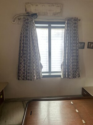 Bedroom in 1 BHK Apartment at Mahim West – for Rent