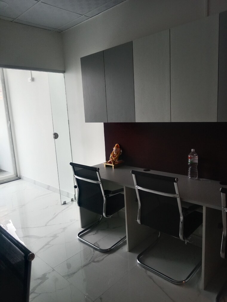 Team Area, gaur-city-center Commercial Office Space 550 Sq.Ft. In Sector 4 Greater Noida Greater Noida 9365371