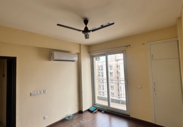 Room in 3 BHK Apartment at BPTP Park Generations, Garoli Kalan – for Sale