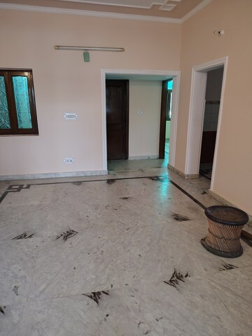 Furnished Amenities in 2 BHK Independent House at Sector 56 – for Rent