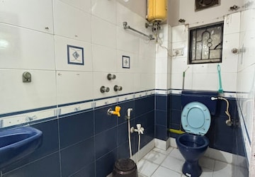 Team Area in 3 BHK Builder Floor at Purbalok – for Rent