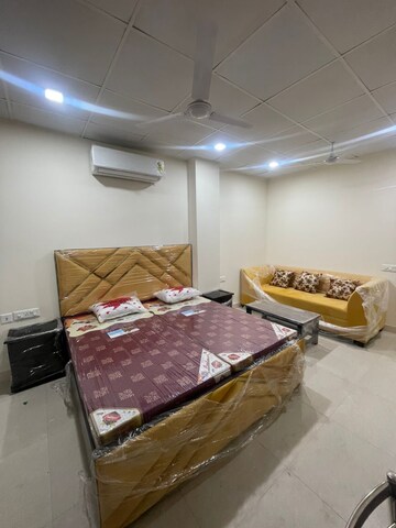 Studio Builder Floor For Rent in Sector 46