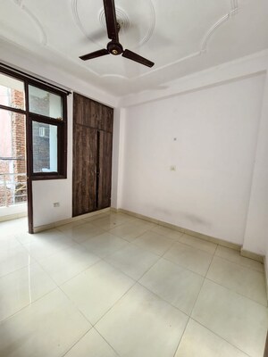 Room in 1 BHK Builder Floor at Chattarpur – for Rent