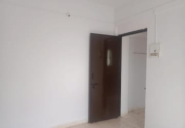Room in 3.5 BHK Apartment at Kasarwadi – for Sale