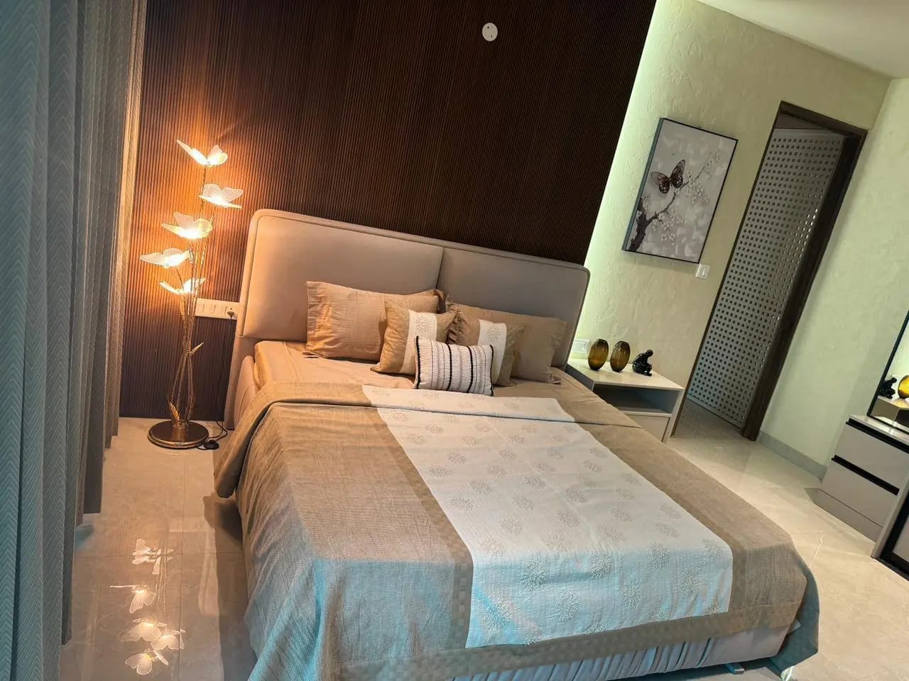 4 BHK + Servant Room Penthouse For Sale in Atlantis 360