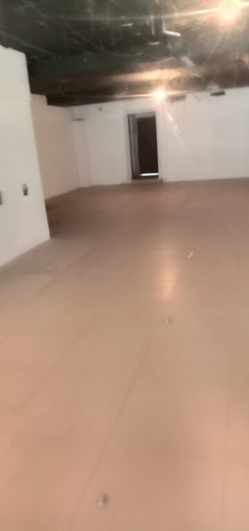 Team Area in  Showroom at Hauz Khas Market – for Rent
