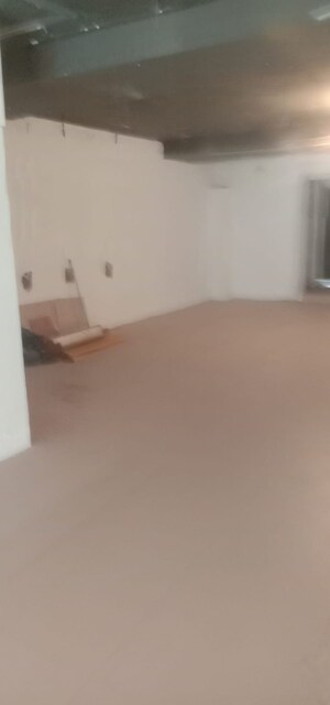 Team Area in  Showroom at Hauz Khas Market – for Rent