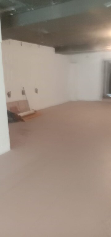 Team Area in  Showroom at Hauz Khas Market – for Rent