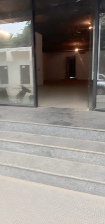  Showroom – Exterior View View at Hauz Khas Market - for Rent