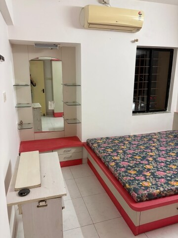 Bedroom in 1 BHK Apartment at Gultekdi – for Rent