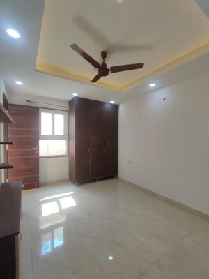 Room in 2 BHK Builder Floor at Paschim Vihar – for Rent