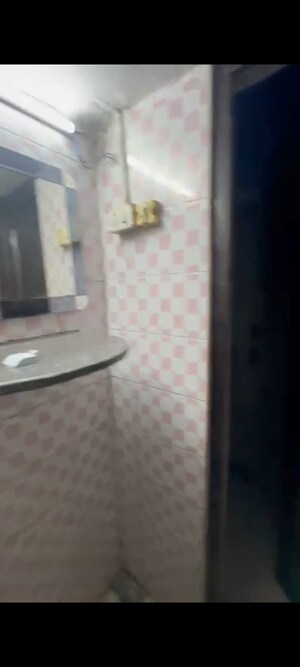 Master Bedroom in 1 BHK Builder Floor at Pitampura – for Rent