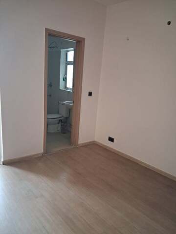 Room in 3 BHK Apartment at SS The Coralwood, Sector 84 – for Sale