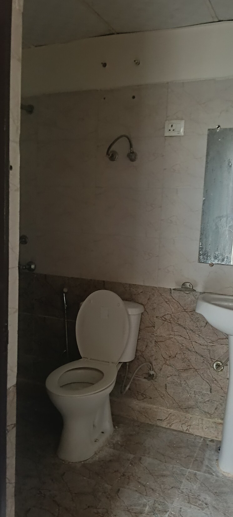Bathroom, galaxy-north-avenue 3.5 Bedroom 1570 Sq.Ft. Apartment In Gaur City 1 Greater Noida 9365890