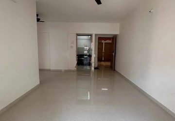 Room in 2 BHK Apartment at Kohinoor Viva City, Dhanori – for Rent