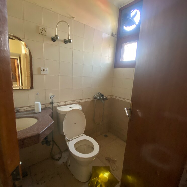 Bathroom, sector 21d 3 Bedroom 1280 Sq.Ft. Apartment In Sector 21d Faridabad 9365932