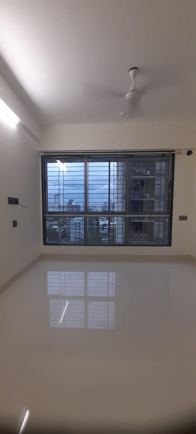 Room, je-and-vee-om-trimurti 1 Bedroom 395 Sq.Ft. Apartment In Malad East Mumbai 9365877