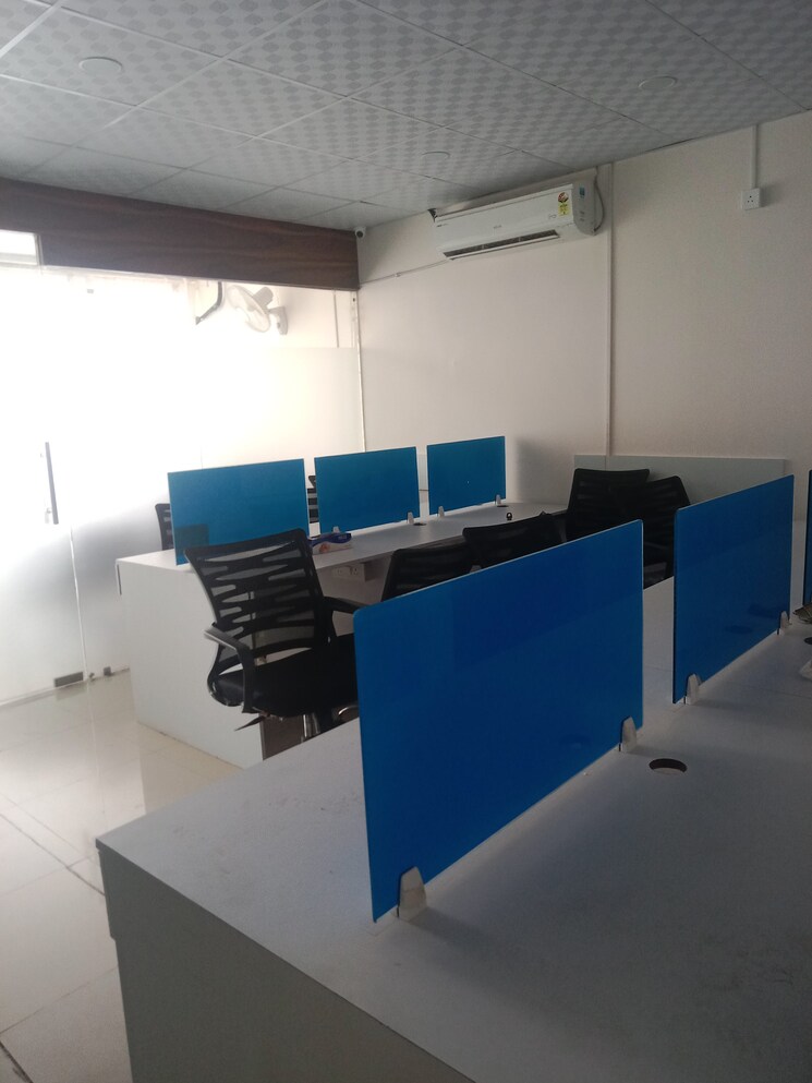 Team Area, gaur-city-center Commercial Office Space 900 Sq.Ft. In Sector 4 Greater Noida Greater Noida 9365864