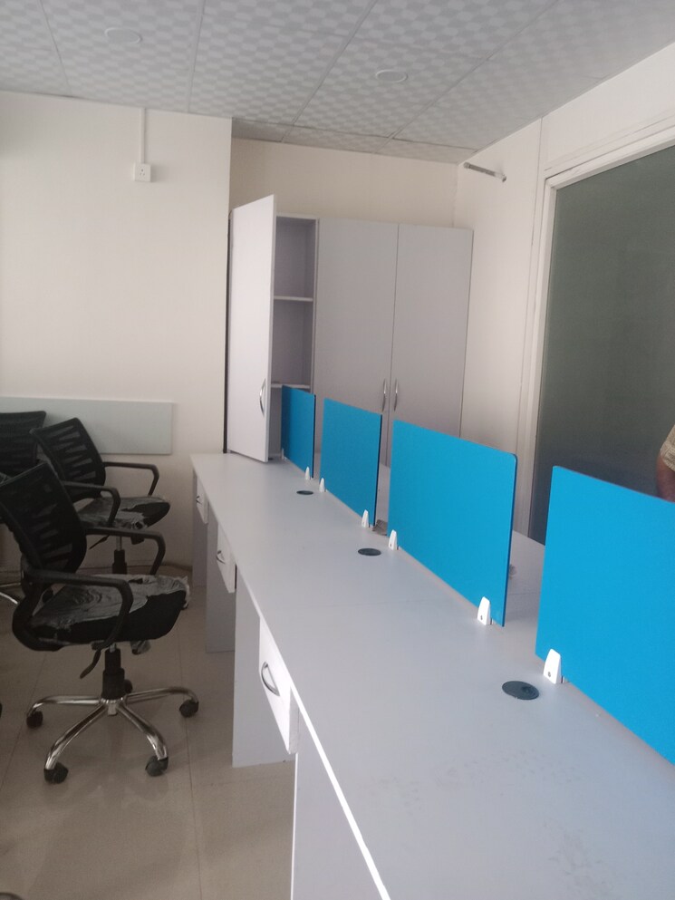 Team Area, gaur-city-center Commercial Office Space 900 Sq.Ft. In Sector 4 Greater Noida Greater Noida 9365864