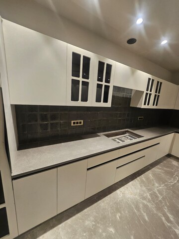 Kitchen in 4 BHK Apartment at DLF City Phase IV, Dlf Phase iv – for Sale