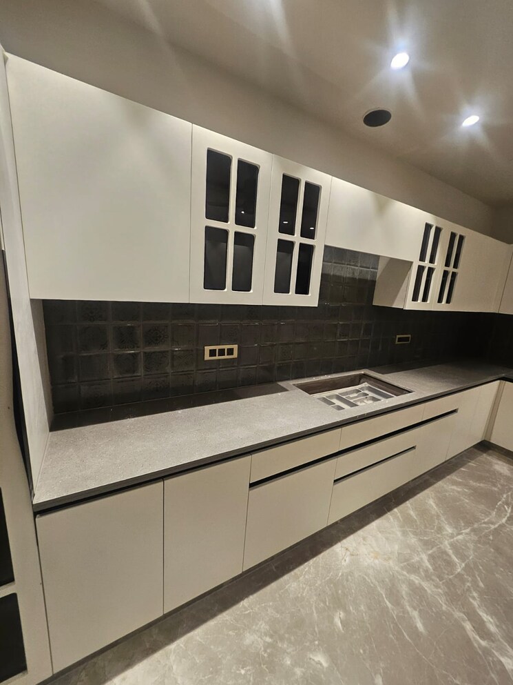 Kitchen, dlf-city-phase-iv 4 Bedroom 360 Sq.Yd. Apartment In Dlf Phase iv Gurgaon 9365863