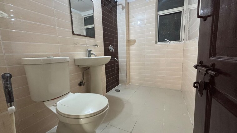 Bathroom, samridhi-grand-avenue 2 Bedroom 980 Sq.Ft. Apartment In Tech Zone 4 Greater Noida Greater Noida 9365887