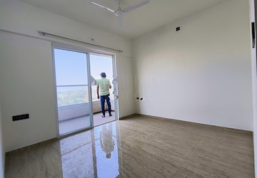 Room in 3 BHK Apartment at VTP Cygnus, Kharadi – for Rent