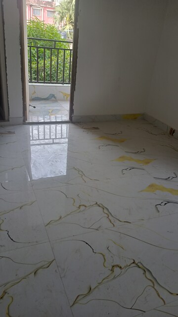 Room in 3 BHK Apartment at Kristi Villa, Chinar Park – for Sale