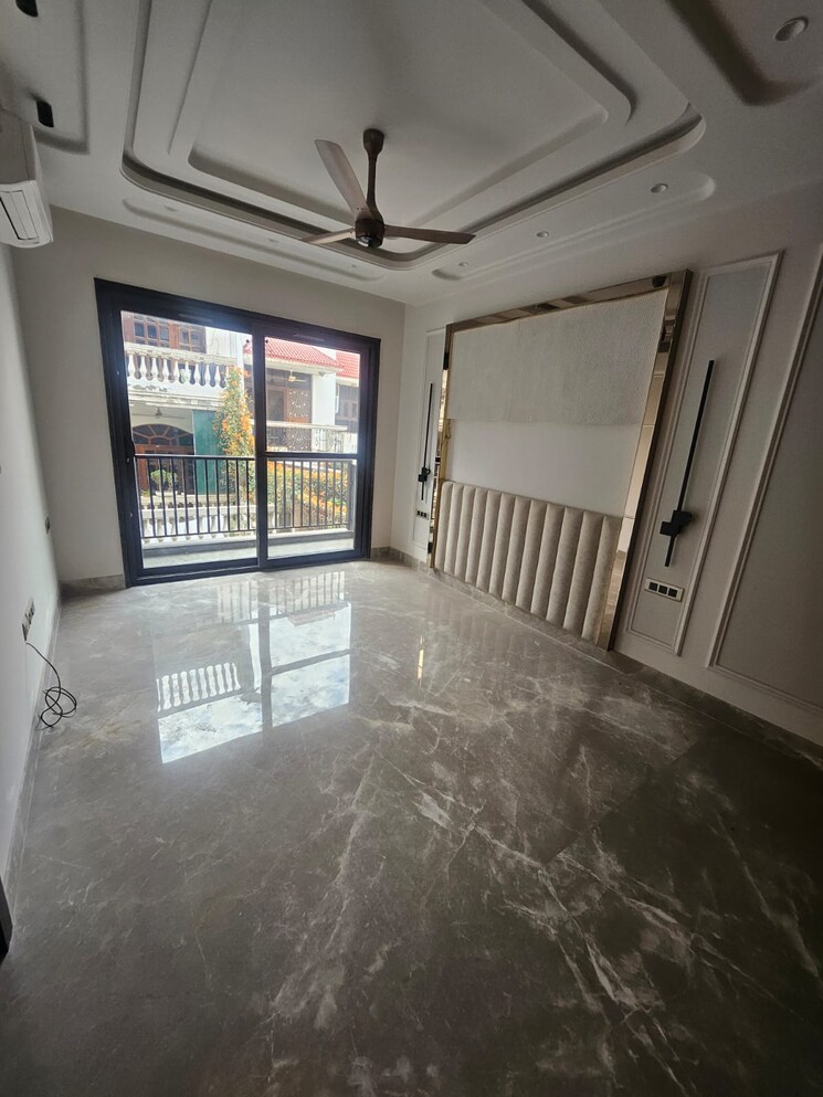 Room, malcha marg 3 Bedroom 3336 Sq.Ft. Apartment In Malcha Marg Delhi 9365900