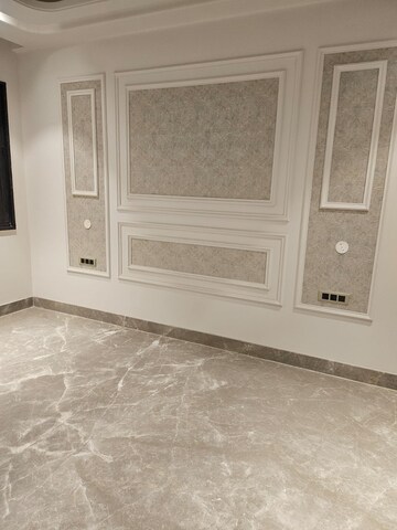 Room in 3 BHK Apartment at Malcha Marg – for Sale