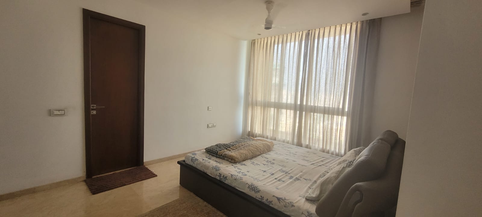 3 BHK + Servant Room Apartment For Sale in Hiranandani ParK Clifton