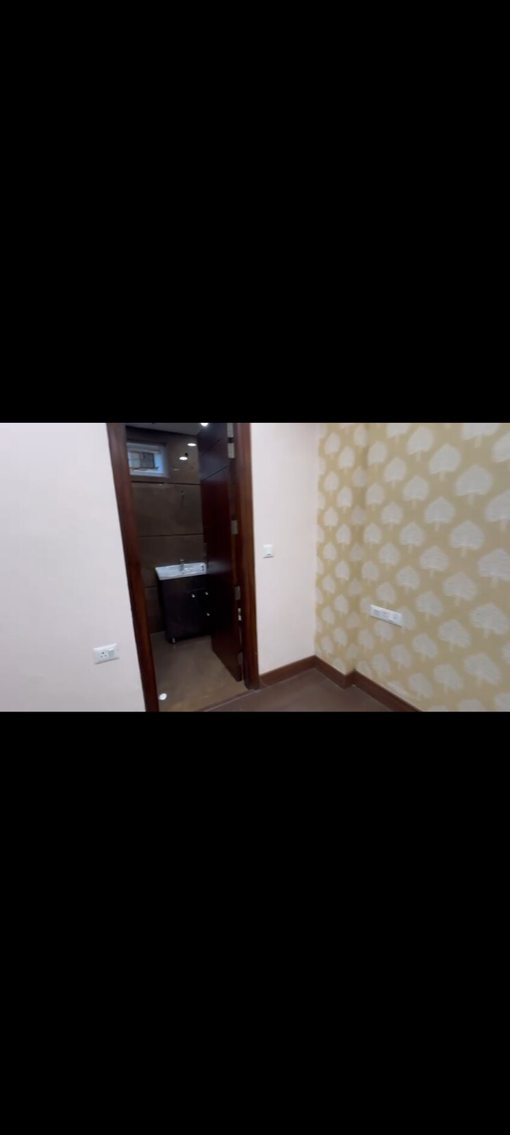 Room, pitampura 3 Bedroom 1600 Sq.Ft. Builder Floor In Pitampura Delhi 9365942