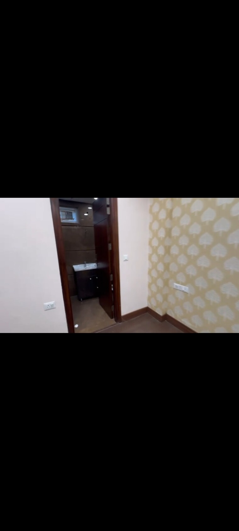 Room, pitampura 3 Bedroom 1600 Sq.Ft. Builder Floor In Pitampura Delhi 9365942