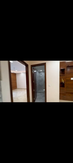 Room in 3 BHK Builder Floor at Pitampura – for Sale