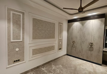 Room in 3 BHK Apartment at Malcha Marg – for Sale