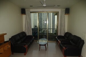 2.5 BHK Apartment For Rent in Oberoi Realty Woods, Goregaon East