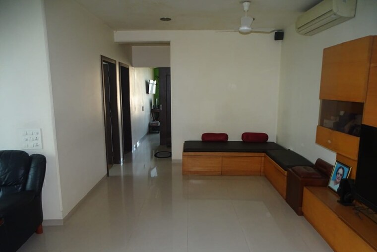 Room, oberoi-realty-woods 2.5 Bedroom 900 Sq.Ft. Apartment In Goregaon East Mumbai 9366018